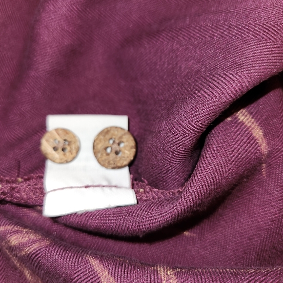 Tommy Bahama 100% Silk Deep Magenta/Burgundy Tropical Print Shirt Size L Light - Picture 10 of 12